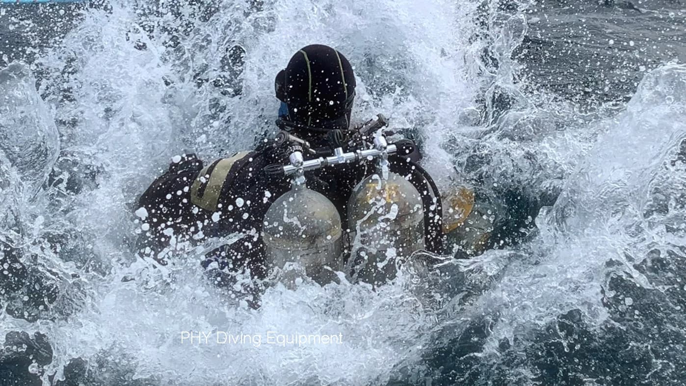 Andrea Murdock Alpini si appresta a scendere sul relitto dell'Andrea Doria