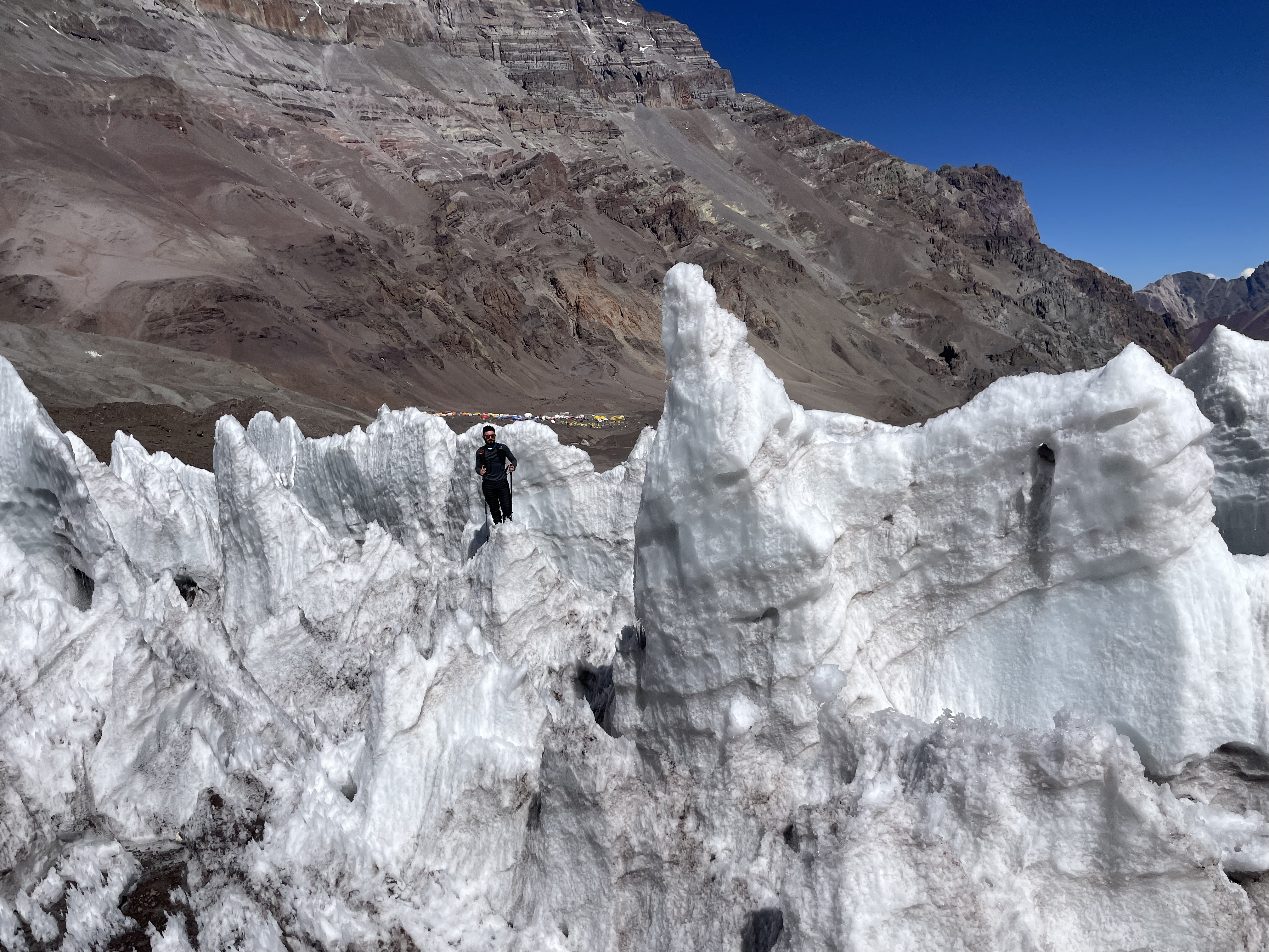 Davide Pellegrini tra i penitentes dell’Aconcagua