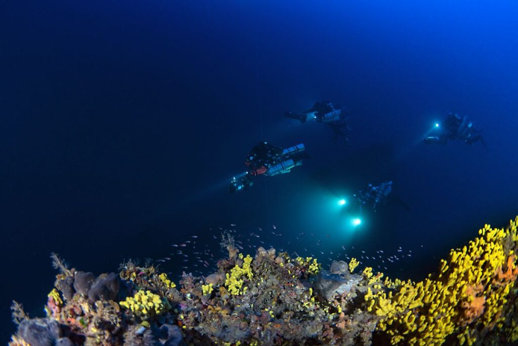 Team in formazione verso il relitto HMHS Britannic